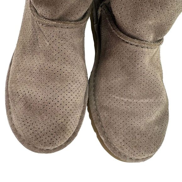UGG Classic Unlined Mini Boot Gray Perforated Leather Ankle Pull On Shoe Size 6 - Picture 4 of 11